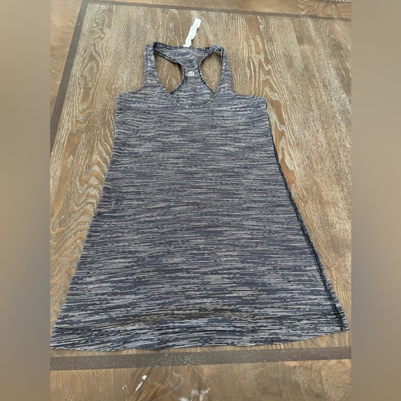 COPY - Lululemon tank top - Picture 1 of 3